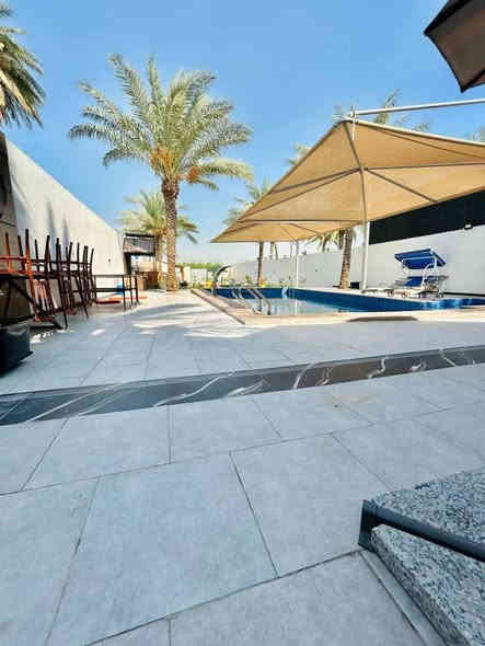 السلام عليكم  
 #مزرعه_للبيع المساحه900متر واجهيه 15 متر
 تحتوي المزرعه  على[حديقه كبيره -  مسبح كبير -مسبح اطفال-بيت كبير] 
يحتوي 🏠البيت على [صاله كبيره - مطبخ -غرف نوم نضام سويت2-مجمع صحيات خارجي ] البيت شغل درجة اولى 
⬅️نوع العقار  طابو زراعي سند 25 اقرار محكمه 
⬅️العنوان #بغداد_الدوره_البوعيثه 
     شارع الزهور 
🔷️للاستفسار اكثر خاص او الاتصال ع  الرقم التالي
☎️***********
☎️***********
