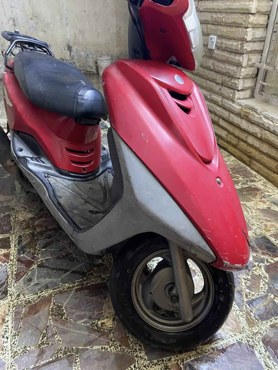 السلام عليكم
دراجه بريز بغبغاء نوزل
 بدون نقص مكينه خرسه  مكفوله جيب فيتر  وافحص تايرات جديده  دراجه منزلها من لحاويه كفراتها بعدهن مجوردات  دراجه فقط بيها كسر بلحيه ولقطع مال كسر موجوده عندي بس ممسويها  وعندي هم واقيت صالنصه بس مخلوعه دراجه كلشي مابيها تخبل كهربائيه كلهه شغاله سعر950وبيها مجال
العنوان بغداد جديده0772996073


**إذا كنت صاحب هذا الإعلان وتريد حذفه لأي سبب، رجاءا أرسل رسالة إلى الدعم الفني**