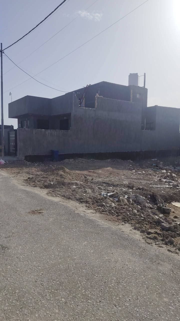 دار للبيع حديث الموقع  طابو زراعي ٢٥يتحول بسم المشتري ملحق حي النور ٢٠٠م طابق واحد بناء درجة اولى ***********
