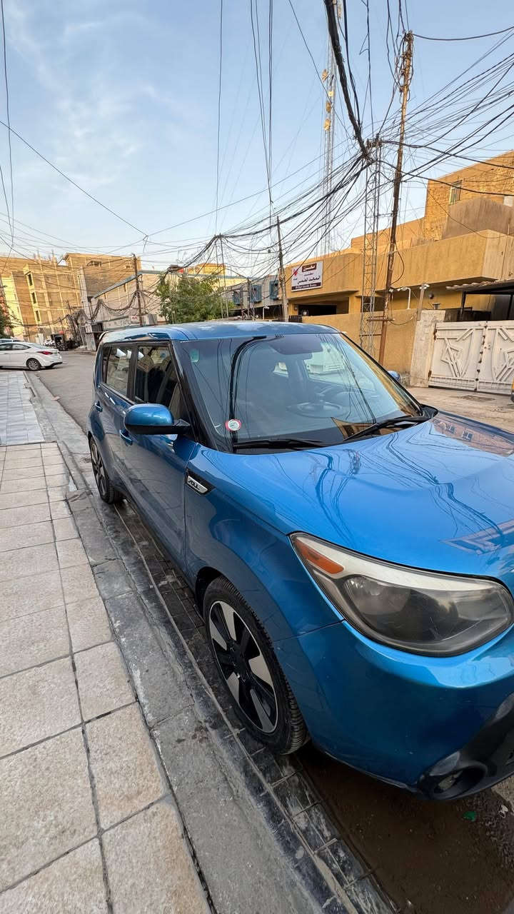 للبيع كيا صول موديل 2016 رقم بغداد انكليزي مميز كلش وارد امريكي ضررها جاملغ الامامي الايسر موجود صور الحادث بيها صبغ جاملغين الامامي وبنيد وبابتين مباوك اثر شخوط محرك 2000 كير ومكينه وصدر مضبوط تبريد ثلج السياره ماشيه 48الف رايدها ب110 ورقه مكانها بغداد الراشديه شارع المراسمه للاستفسار الاتصال ***********  واسف على الاطاله

