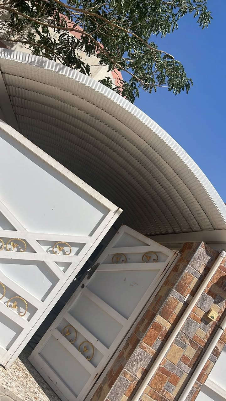 سقيفه كراج العدد 3 سقايف نضاف للبيع سعر الوحده 750الف ***********
