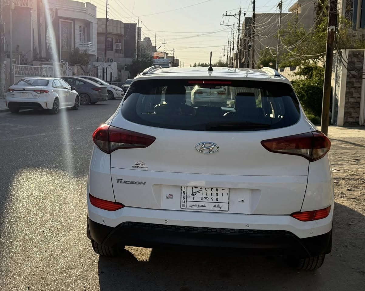 توكسان 2018
خليجي وكاله القاصد خمس عدسات 
محرك 2000 دوش مكفول 
ابيضّ مري شفط 
شاشه 
كاميره خلفيه
تحكم ستيرن 
3 انظمه قياده 
حساسات خلفية 
داخل صاج
ثلاجه جكمجه 
خمسه ويل كب 
عداد المسافه 113 ألف كم 
كير تبريد مكفول 
كفاله عامه من الصبغ عدا التوضيح في الصور 
رقم بغداد الماني باسمي 
السعر 188 وبيهامجال بسيط 
بغداد الغزاليه 
***********
