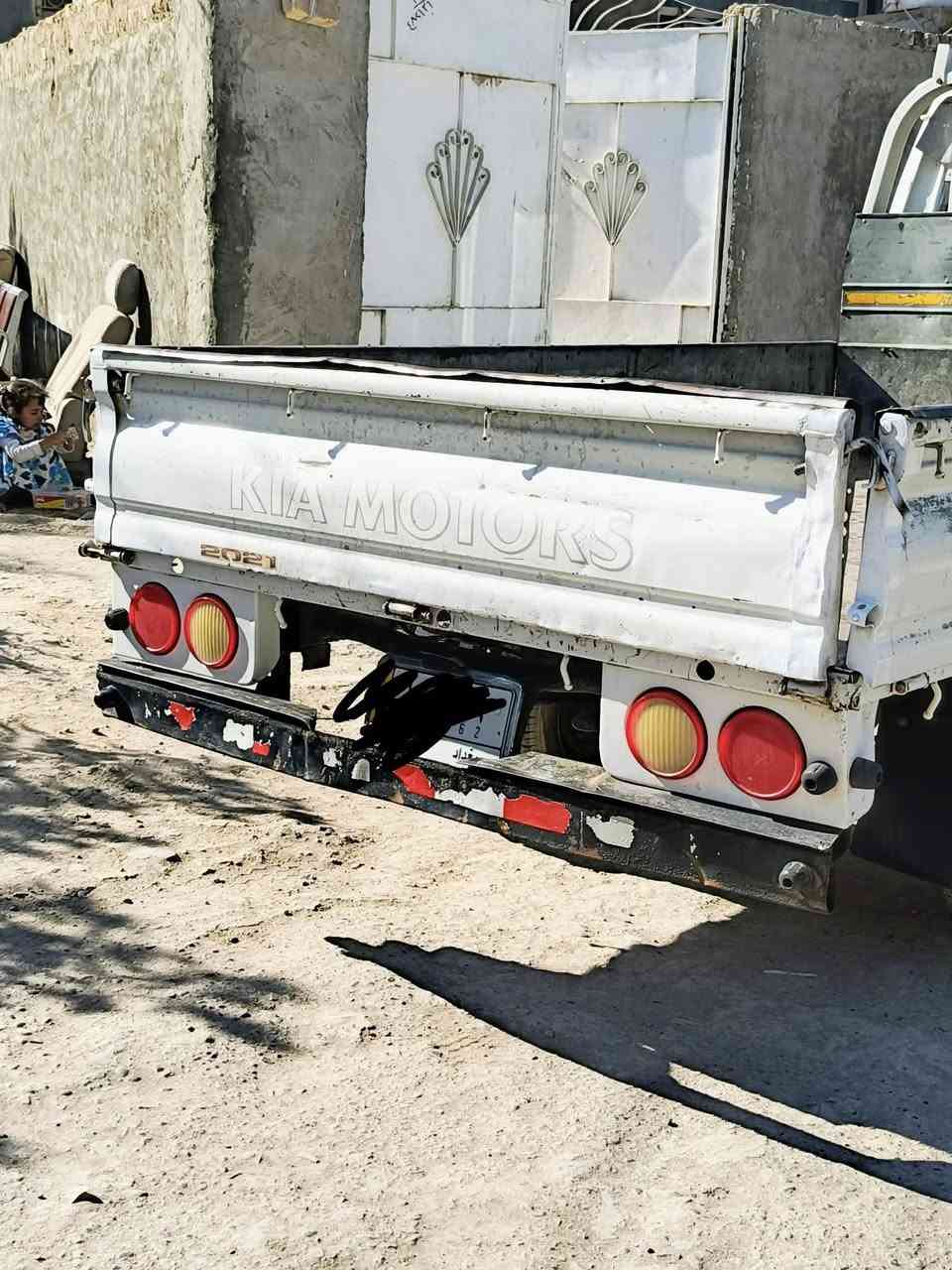 السلام عليكم كيا موديل 95 للبيع رقم بغداد سنويه لل 27 رقم شاص ما واضح مكاني مكان بابل يم الجامعه مال بابل***********
