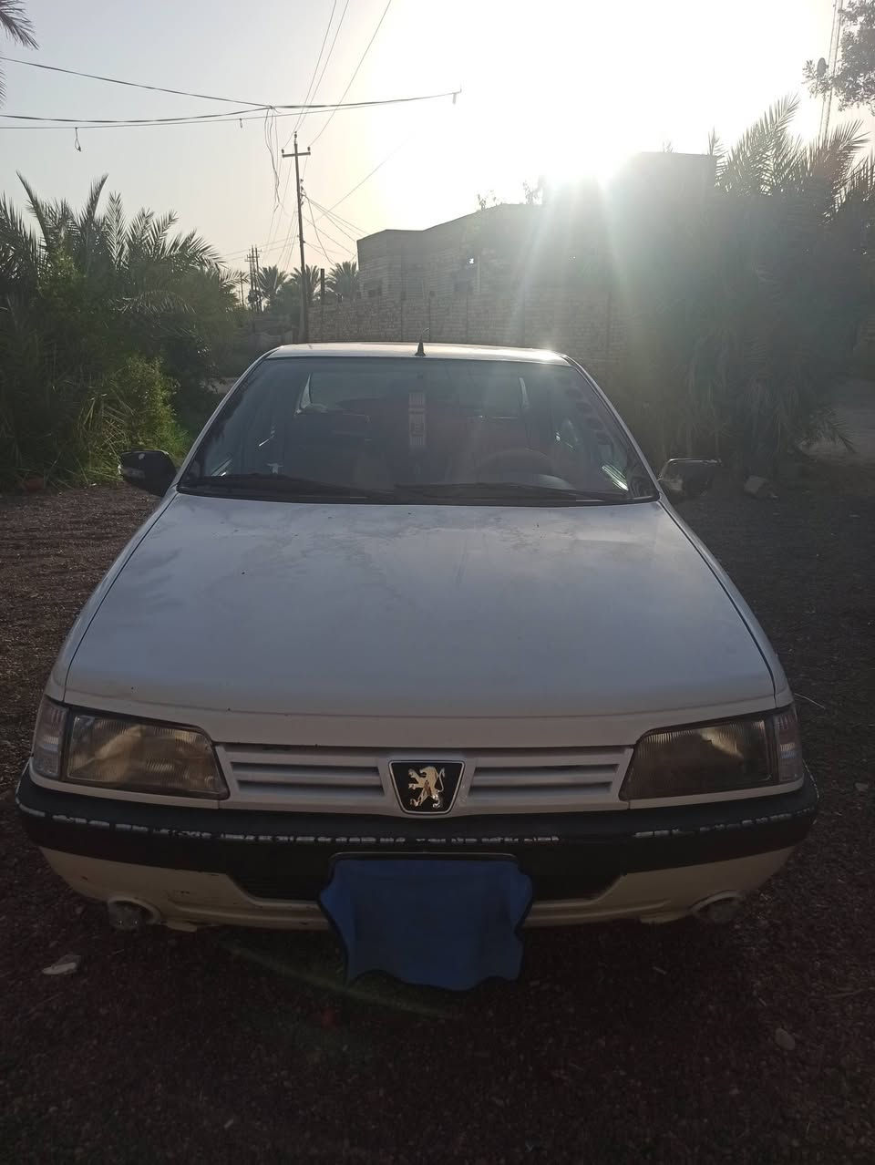 بيجو 405موديل 2009 بيها باب السايق مبدل متواجد عل خط ***********باقي التفاصيل
