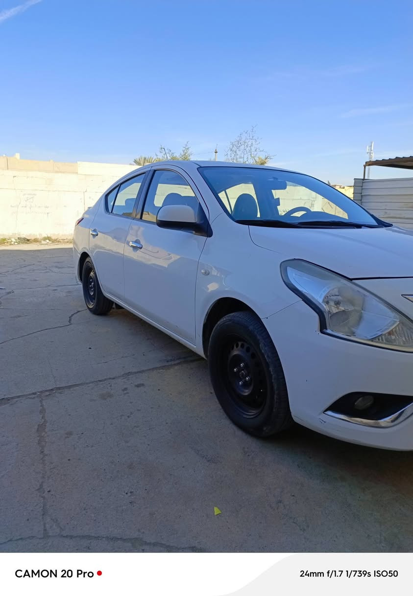 السلام عليكم
سني هندي بليته زركه موديل 21 رقم اسليمانيه   هزه جديده  ماشيه 170  
سعر 105 
مكاني بغداد 
***********
