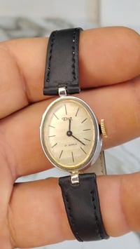 ساعة نسائية • سويسري أصلي • فنتج