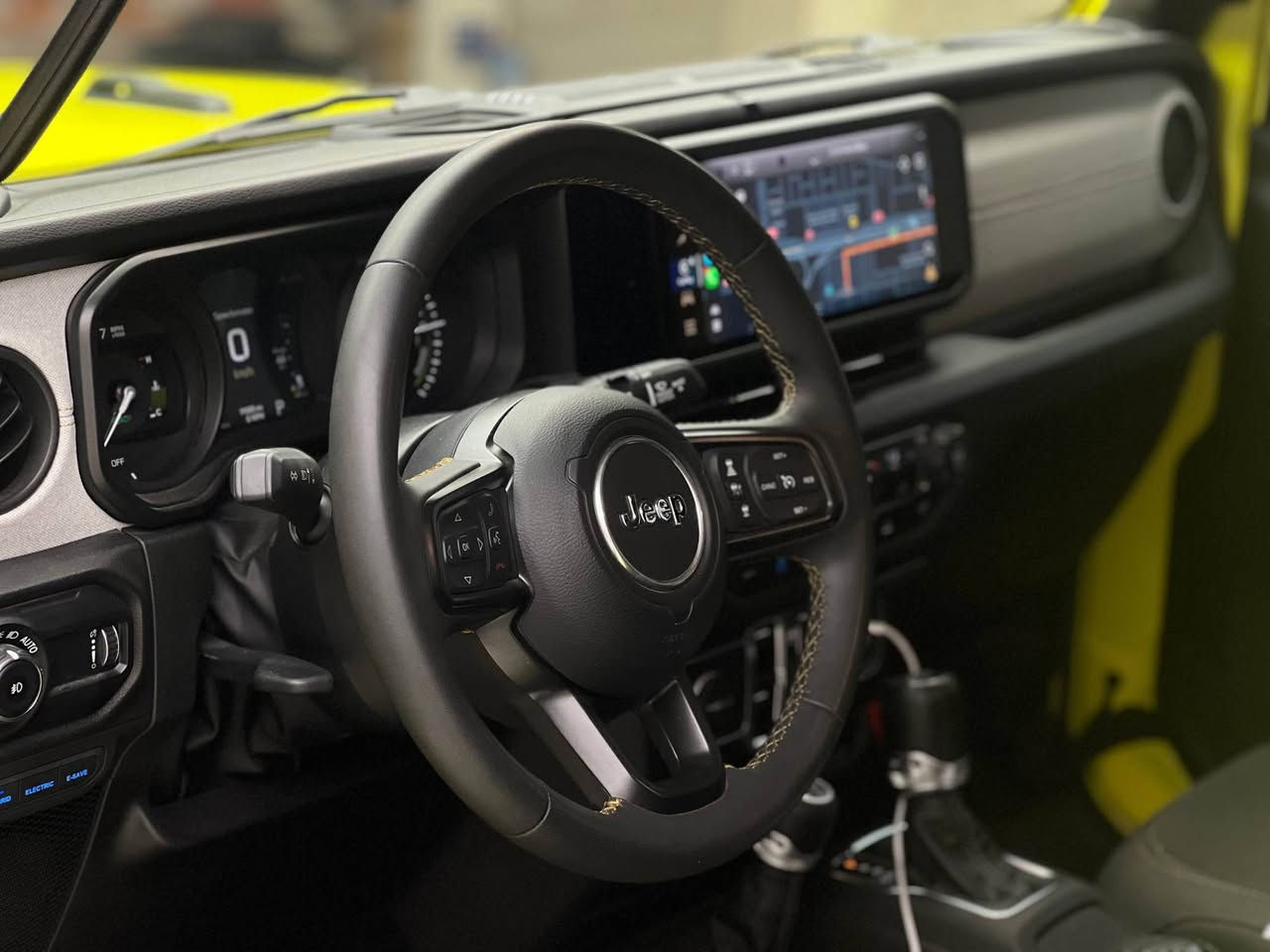 Jeep Wrangler 2024 4XE 
جيب رانجلر ٢٠٢٤ 4xe 

مواصفات Sahara لون مميز 😍

مكينة ٤ سلندر حجم ٢.٠ لتر توربو هايبريد 
ماشية 19,000 ميل و بحالة جداً ممتازة 

ضرر السيارة صندوق صبغ بدون ايرباكات بدون دواخل 
السيارة كلش حلوة و نظيفة 

السيارة رقم دهوك الدولي سنوية جديدة و ب أسمنا و اكيد شرط التحويل 
مكفولة من كير و محرك و كهربائيات

و ب سعر(309$) ورقة و بيها مجال

مكان السيارة

دهوك -معرض ارشف R-Shev
رقم51 من معارض التيرمينال 

***********
*********** دهوك, العراق
