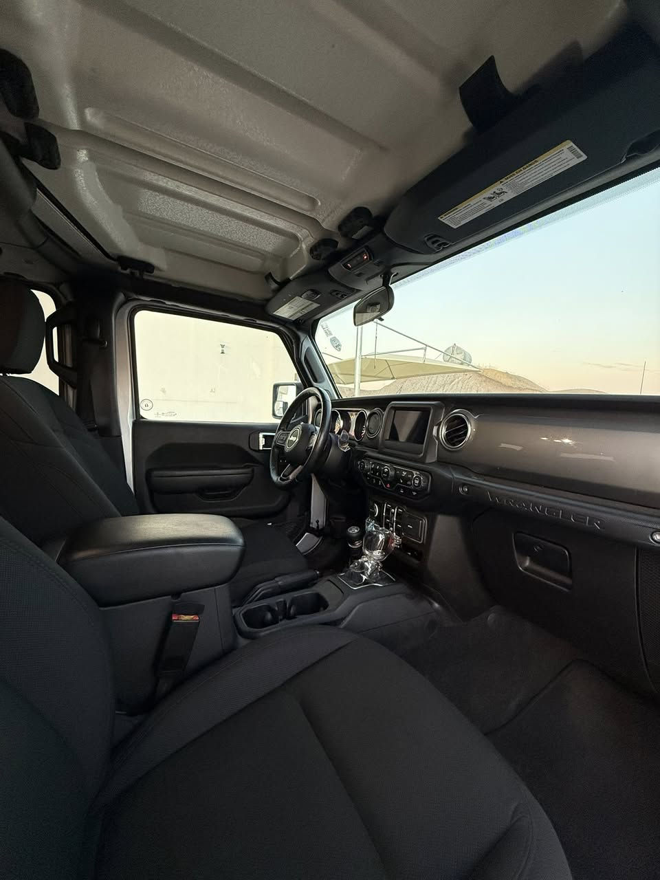 (بسم الله الرحمن الرحيم )

جيب رانجلر  sport
 • الموديل: 2023
 • الممشى:50,000
 • اللون: سلفر
 • الگير: أوتوماتيك
 • المحرك: 6 سلندر
 • دبل اكسل
 • الرقم: كاتى
 • الحالة: نظيفة جدًا
 • السعر المطلوب: 259
 • العنوان: اربيل
 • التواصل:***********
 • واتس اب - كورك - ماسنجر
