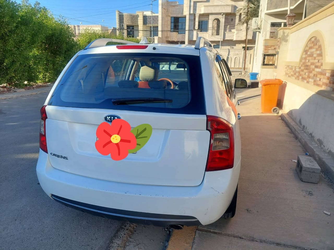 للبيع كيا كارينز ٧ راكب بغداد موديل ٢٠١٢ سيارة خير من الله السعر ١٢٥ $ لان ملينه من الوعود الكاذبه جايك وخليها ومايجي بيها طخه بالبنيد وصبغ مع الجاملغ الامامي الايمن على قدر شبر وصبغ الدعامية الامامية للاستفسار *********** و ***********
