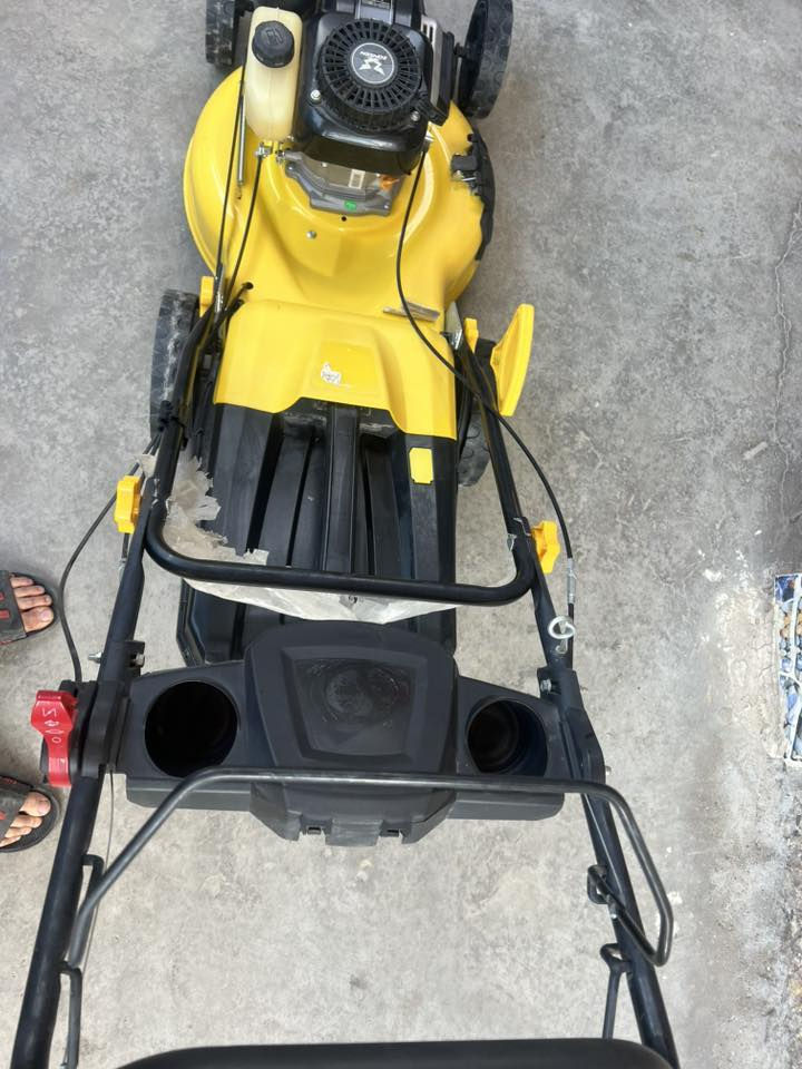 مكينه ثيل جديده مستخدمه مرتين 6 حصان جديده حجم الصندوك 60 التر السجينه الجبيره 52  كلج سياقه ذاتيه 
مكان بغداد غرب بسمايه 
***********
