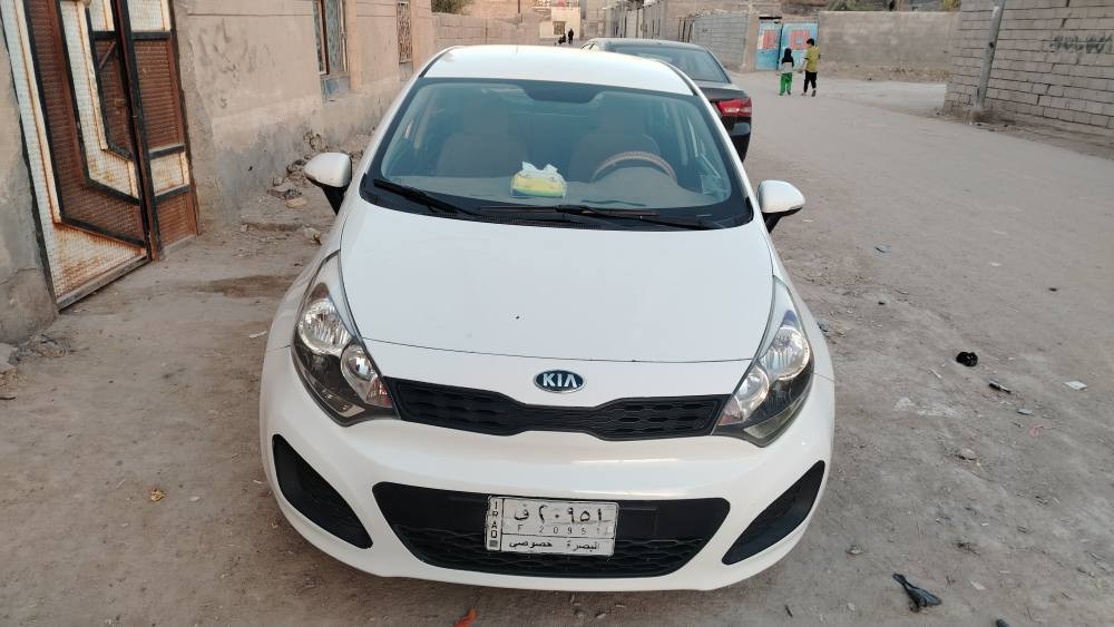 كيه ريو هاشباك 2013وارد خليجي بيه قطعتين صبق وبنيد مقسم بدون ضربه محرك 1600كير كله جديد بسمي سنويه 2027تحويل ثاني يوم سعرها 83وبيه مجال بصيط رقمي *********** البصرة, العراق
