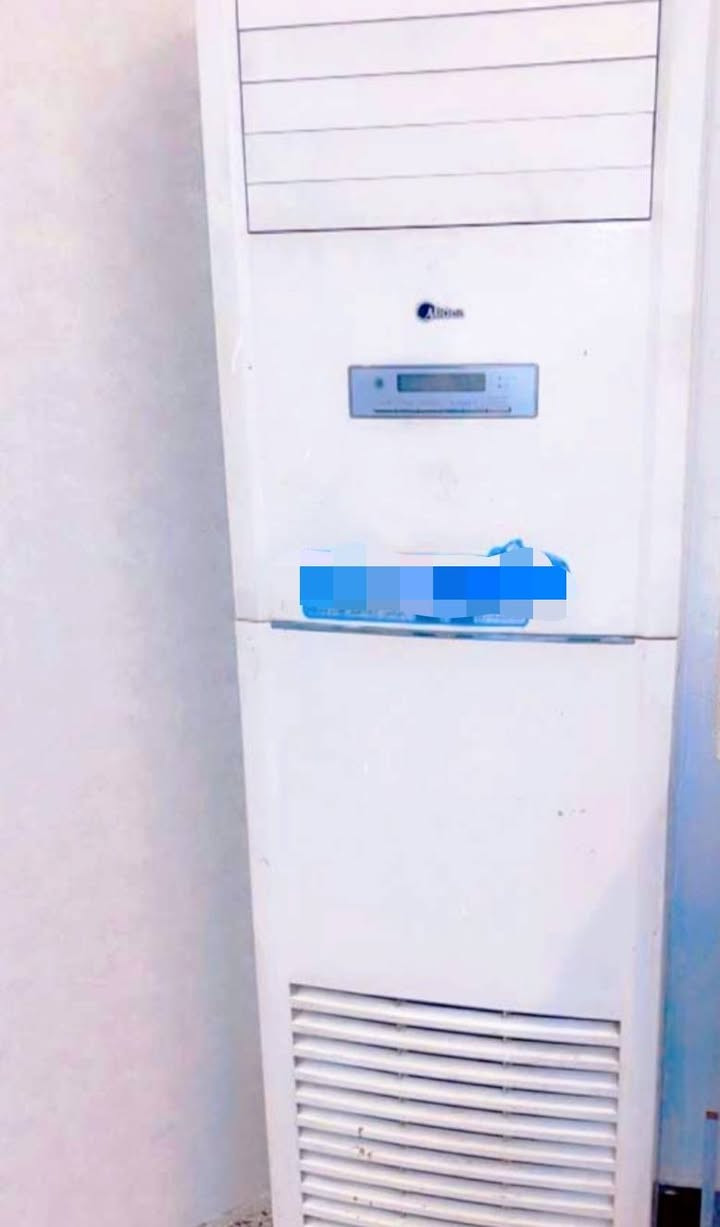 للبيع سبلت كنتوري 2 طن ونص ميديا شغال
375 
***********
الاعظمية
