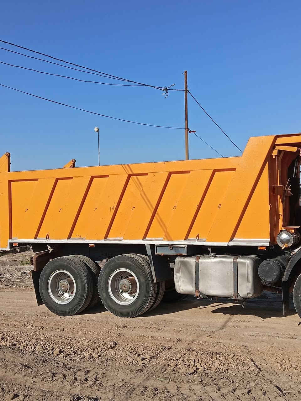 سلام عليكم بدي مايلر للبيع طول 5 ونص مكفول مابي خياس شرط حديد ضخين جك شرط سعر 55   ***********
