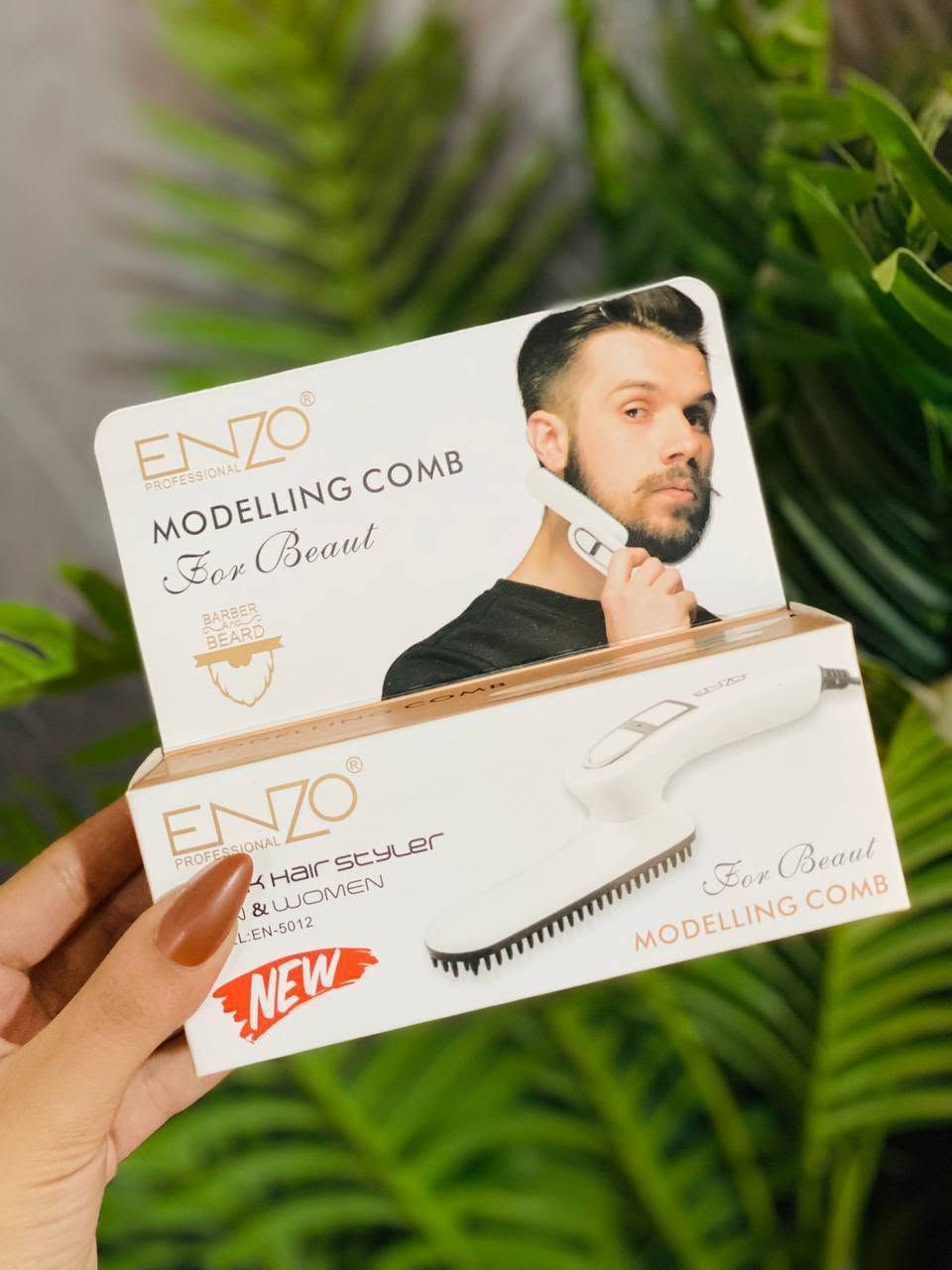 مشط اللحية الحراري من Enzo #الاصلي 🤩
#ايطالي_الصنع 🇮🇹

مع ضمان الاستخدام 👌🏻👍🏻
جهاز فرد اللحية والشعر آمن وسهل الاستخدام لا ضرر علي الشعر ويسخن في 15 ثانية فقط 🤤
المميزات : ⤵️
✔️ تنعيم لحية الوجه والشعر بكل سهولة
✔️ تسخين سريع في 15 ثانية فقط
✔️ اصلاح تام للشعر الفوضوي
✔️ يجعل الشعر علي نحو سلس واستقامة تجاعيد الشعر
✔️ رفع كثافة الشعر والحد من تساقط الشعر
✔️ تسطيح الشعر الجانبي لشعر املس ليوم كامل
✔️ حرارة صحية لعدم تشكيل اي ض


**إذا كنت صاحب هذا الإعلان وتريد حذفه لأي سبب، رجاءا أرسل رسالة إلى الدعم الفني**