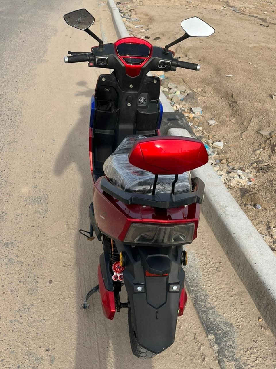 دراجة شحن سكنس حجم كبير ومناسب لكل الاعمار بطارياتها ليثيوم فوسفات الحديد 72 فولت 30 امبير 4 دورات شحن فقط مكانها بصره - زبير تواصل *********** واتساب البصرة, العراق
