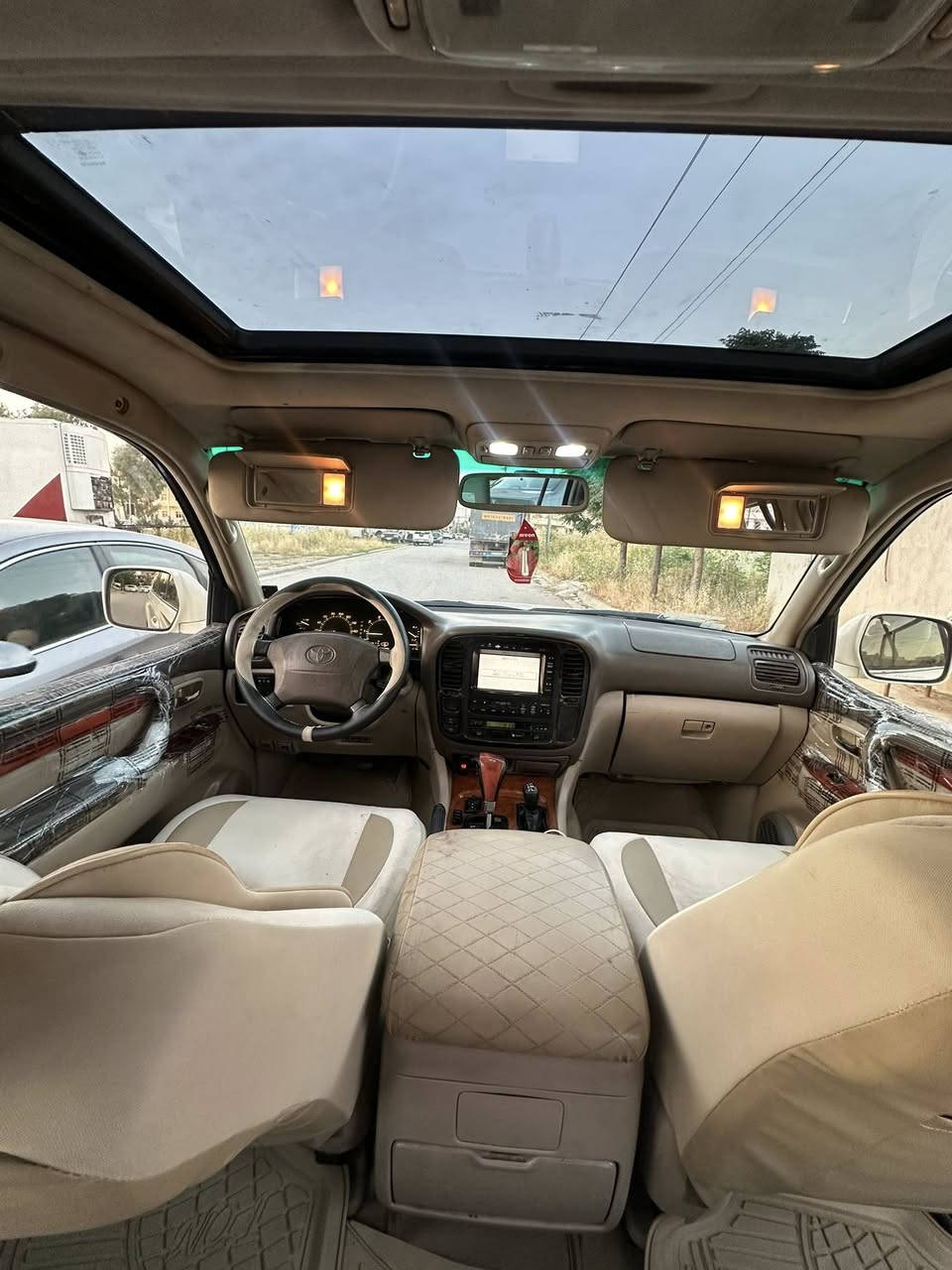 لێگزز LX470فول مواسەفات
بۆ فرۆشتن گۆرینەوە

سعر87وەرەقەو مجال V8 ٨پستۆن 

ناوزەردگێر ئۆتۆماتیک سلایت 2001

رەقەم سەنەوی ئەسلی کەرکوک لەگەلە بەشەرتی ئەوە ئەیفرۆشم مالی مەدەنی نەبیت ساغە موسو براوە بەشەرت

 گێرو مەکینەو ئەکسل بەشەرتی ١٠٠فیتەر  کارەبای زۆر مەزبوتە بەس بۆنیتەکەی پەمپە بۆیاخ تری نیە 

سەقفو شانی زۆر جوانە 

لێدراوی نیە قرجی نیە زۆر توندوتۆلە 

سەیارەکە زۆر کپ و نەرمە ماڵ دۆستە وەتساب***********

***********

Admin ❤️🌹
