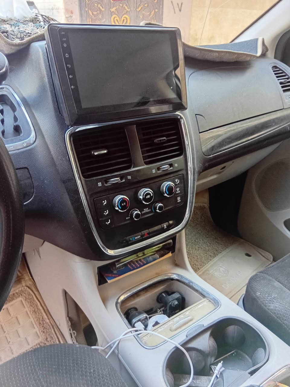 دوج كرفان مودي٢٠١٣
.٣. قطع تبريد شغال مع التدفئه
محرك ٣٦٠٠
مانع انزلاق
نضام ايكو اقتصادي
كشنات مخمل
ارضيه مغلفه 
شاشه اندرويد
صدر امامي خلفي ممتاز
.٥. ويل كب حجم ١٦
دواسة البريك متحركه كهرباء
كشن السائق كهرباء
كامره خلفيه
ماشيه.١٣٠ ميل قابله للزياده 
السياره رقم بغداد 
مشروع وطني باسمي
السنويه لغاية.٢٨
السعر ١٤٥ ورقه وبيه مجال للشراي
اذا اكو احدث للمراوس ان تكون موديل ٢٠٢٠ فما فوق
هاتف *********** ابو نور
يوجد واتساب
