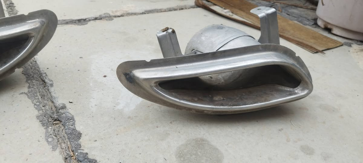 سلام عليكم مسجل و شاشه  و نيكلات مال دعاميه   مال ازيره. موديل 13 البيع قيم واخذ مكاني بغداد الكرخ الثانيه ***********
