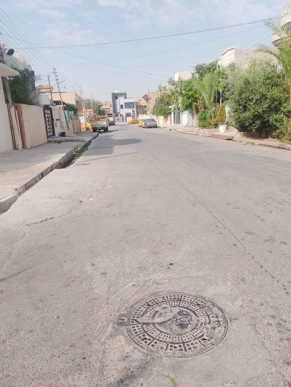 دار للبيع حي القاهره والله الجامع برفقاني دار مساحته 180 والواجهه 10 عباره عن انقاع يعني***********
