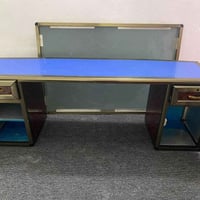 ميز • مرايا جبيرة • كرسي