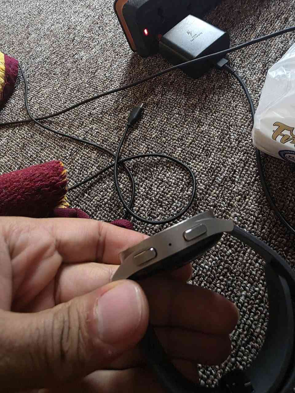 السلام عليكم ساعتين للبيع سامسونك واتش 5 برو وساعة ام الميل برنارد اج ماير ماركه عالمية نظافتهن بال 90 بالمية والسعر 300 قفل بدون كوارتين
واتساب ***********
