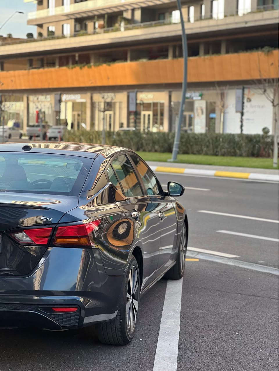 (عربي،كوردي)
نیسان ئاڵتیما ٢٠٢٢ SV 
٢٤ هەزار کیلۆمەتر رۆشتووە
بۆنیت بۆیاخە و لەگەل جملخ سایق بۆیاخ و جملخ سکن نیوەی بۆیاخە بی ناو گرتن بی ئیرباگ دعمی خفیف 
سەیارەکە یەکەم دەسیتی ئیرەیە 
گیر و مەکینە کارەبای هەمووی بەشەرت 
بە ناوی خۆمانە بەشەرتی تحویل و خەرامە 
*********** 
Whtas upp w simkart
………..
            نيسان اليتما موديل ٢٠٢٢ مواصفات SV ٢٤ كيلومتر ماشيه بيها قطعتين ونص چاملغ + بونيد چاملغ طرف السائق سياره بدون ايرباگ كله سليم گير محرك شرط تبريد تدفئه كهربائيات كله شرط تحويل والغرامات والسياره بيدي اني مرقمة 
اول شخص سياره مال بيت
***********
واتس اب و رقم السليمانية, العراق
