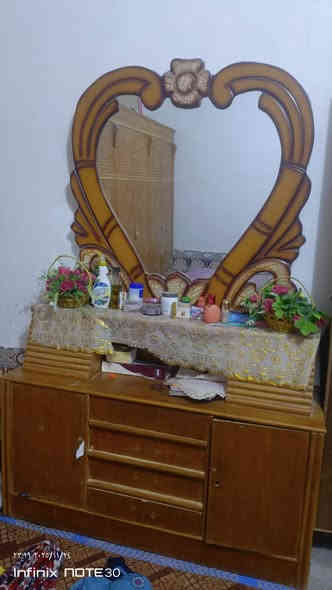 غرفه نوم لبيع كامله نظيفه عوزه بس صبغ طابقين ام السته واتساب اتصال عادي *********** مكاني نصر السعر مليون بيه مجال
