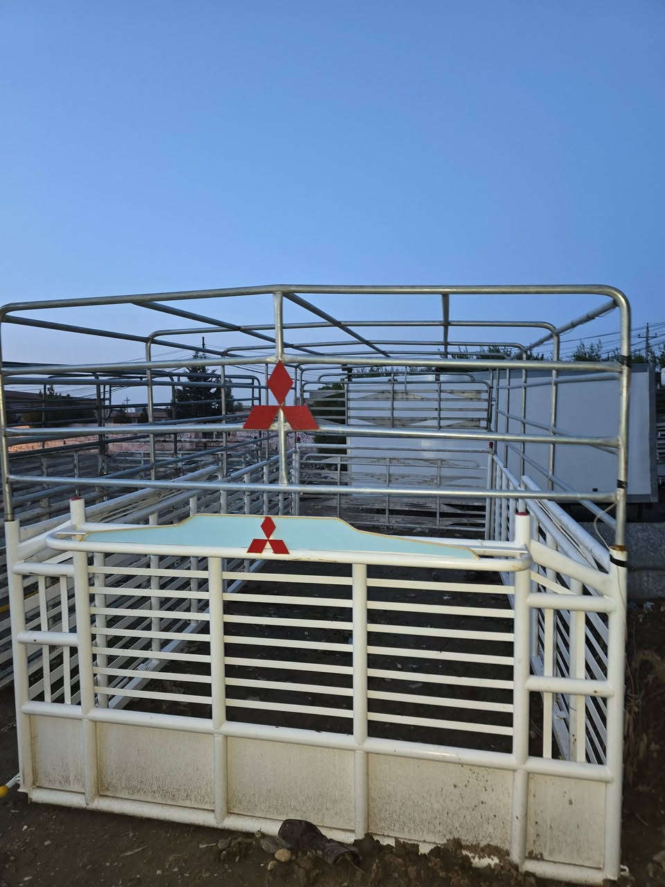 معجر للبيع كنتر أربيل شارع 100.   ***********. ***********
