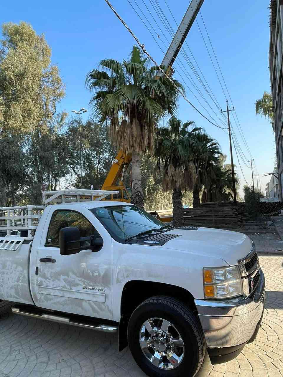 سلام عليكم للبيع شوفر 2012
تك قمارة بدي طويل فحل 8 براغي دبل سبرنك 
ماشية 105 الف حادث شبرين بلبدي 
رقم بغداد بسمي 
***********
