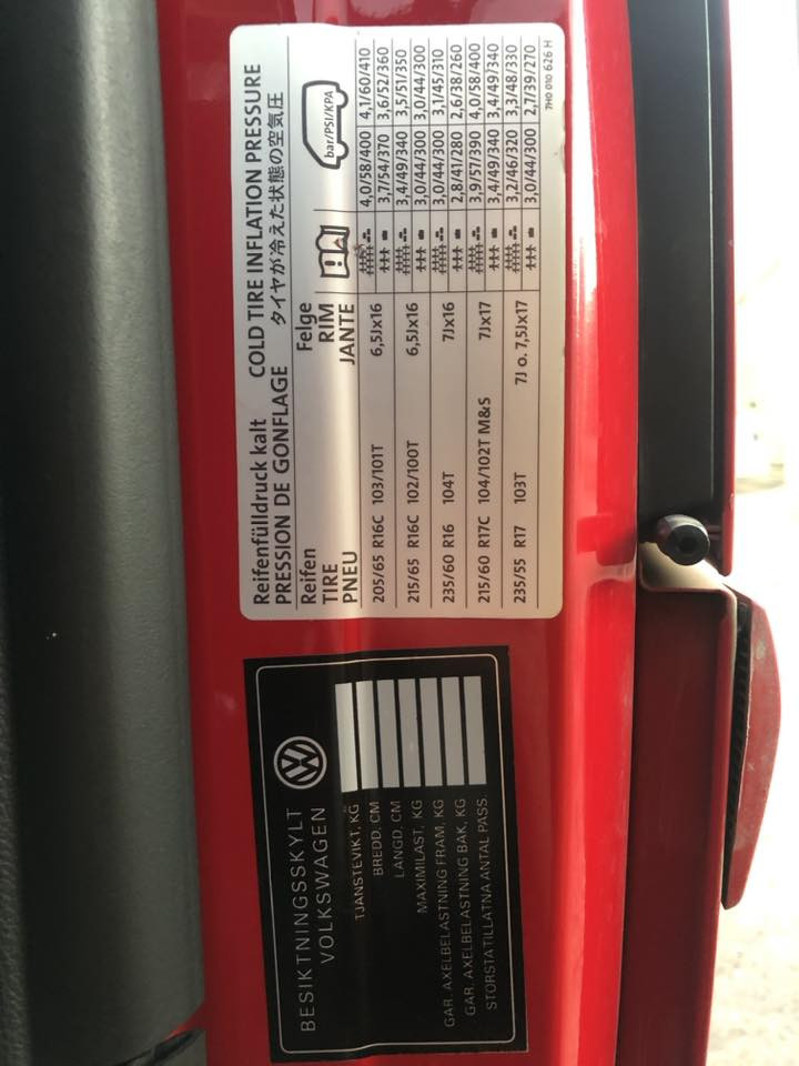 سلام عليكم سياره فولكن سواكن سبعه راكب للبيع موديل (٢٠٠٨) بلاديه محرك خمسه سلندر كاز توربو كير اوتوماتيك وقفل سرعه رقم اربيل دولي باسمي تدفئه وتبريد ثلاث قطع مصبوغه صبغ عام باوروبا مكفوله من الضربه مكاني كربلاء رقم الموبايل (***********) مع الواتساب عارضه (١٣٥) ورقه وبيه مجال
