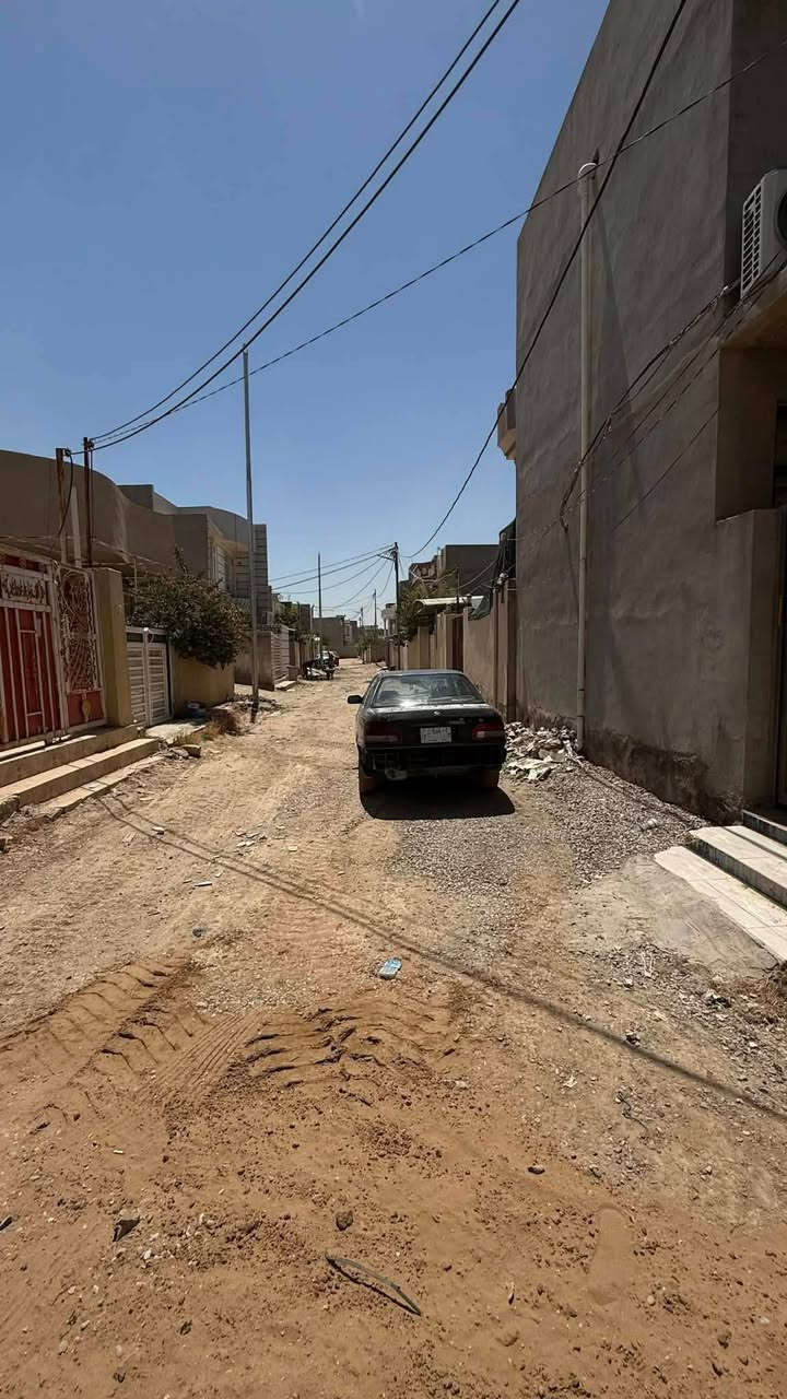السلام عليكم مشتمل للبيع ركن
حي العصري شارع بيت ابو فريد المختار 

المساحة 80 متر  جنس العقار سند 25 

طابقين يتكون الطابق الارضي

غرفة نوم + استقبال + مطبخ + مجمع صحيات 

والطابق الثاني غرفتين نوم + مجمع صحيات 

السعر 85 مليون وقابل للتفاوض 

للاستفسار الاتصال ع الرقم***********
