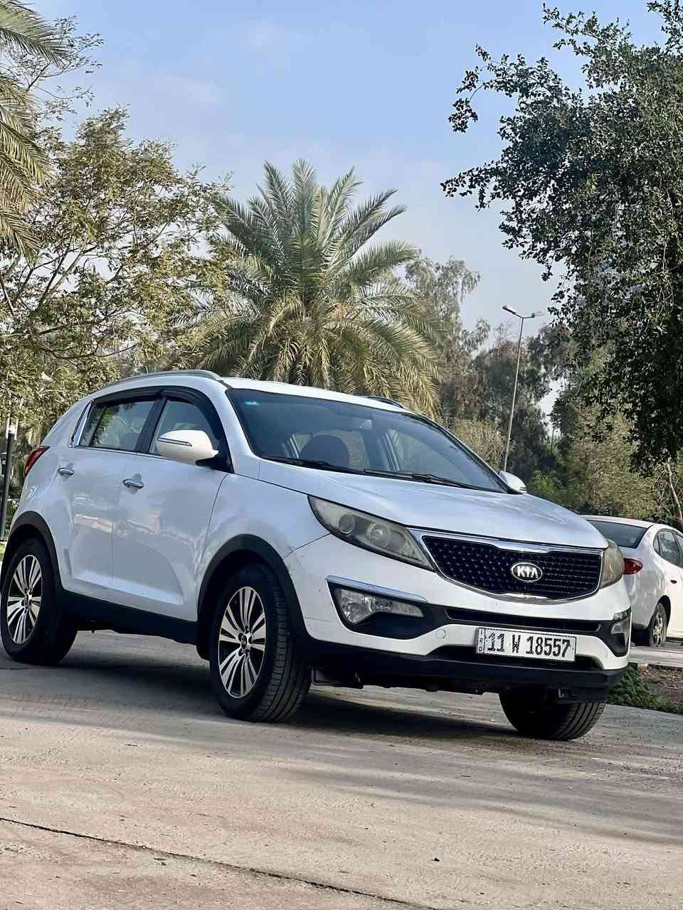 السلام. عليكم.
عند كيا سبورتج موديل  2015. خليجي.  لون ابيض رقم بغداد. الجديد باسمي. تحويل مباشر  السياره بيه. اربع قطع صبغ. موضحة بالسونار مرفق بالمنشور.  السياره جاهزة من كلشي. مابيه كل نقص  صدر جديد تخم تاير جديد   مكان السياره بغداد. بالقاهره الي يحب يتصل 
***********
