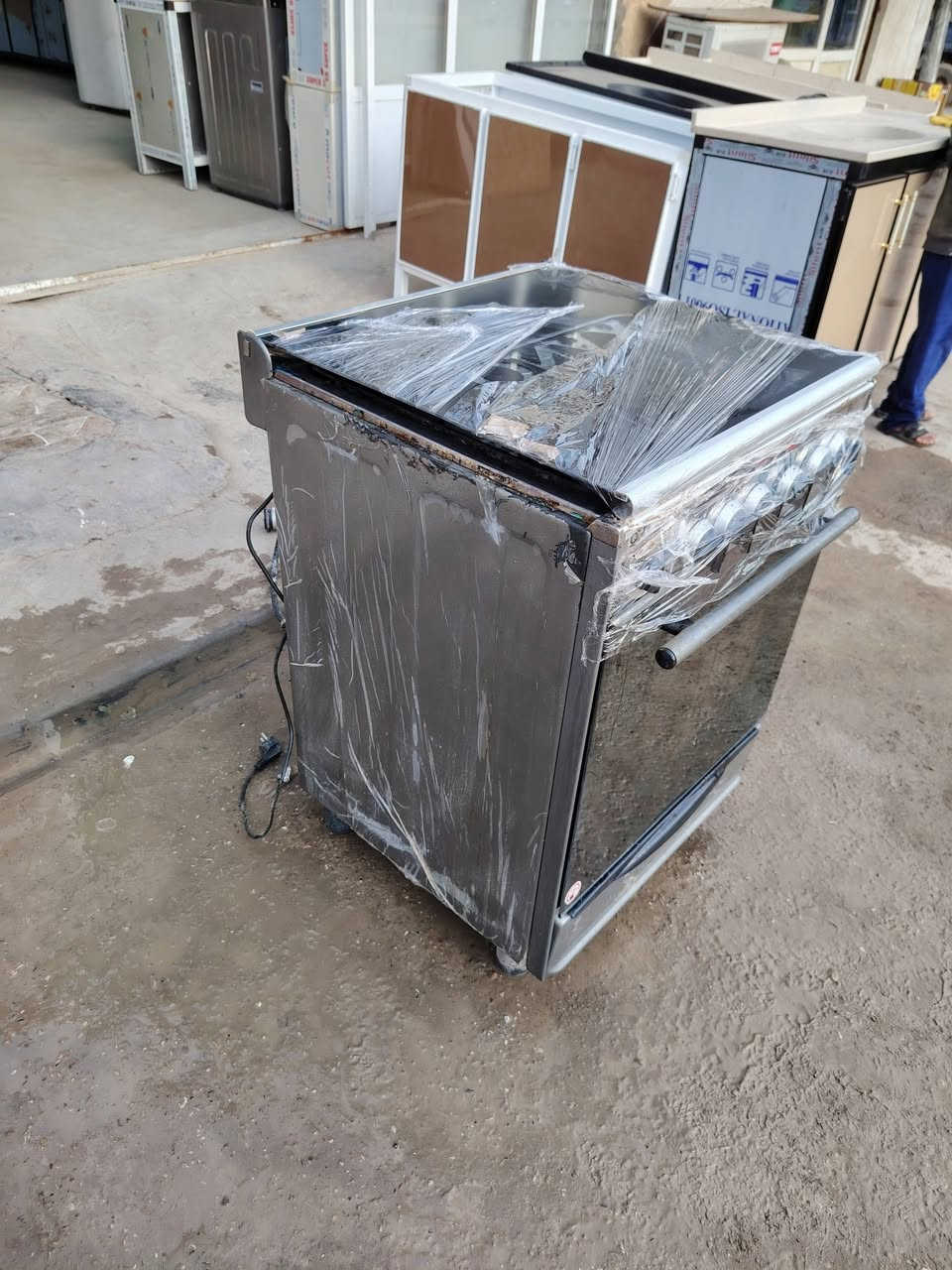 كلشي وسعره
***********
