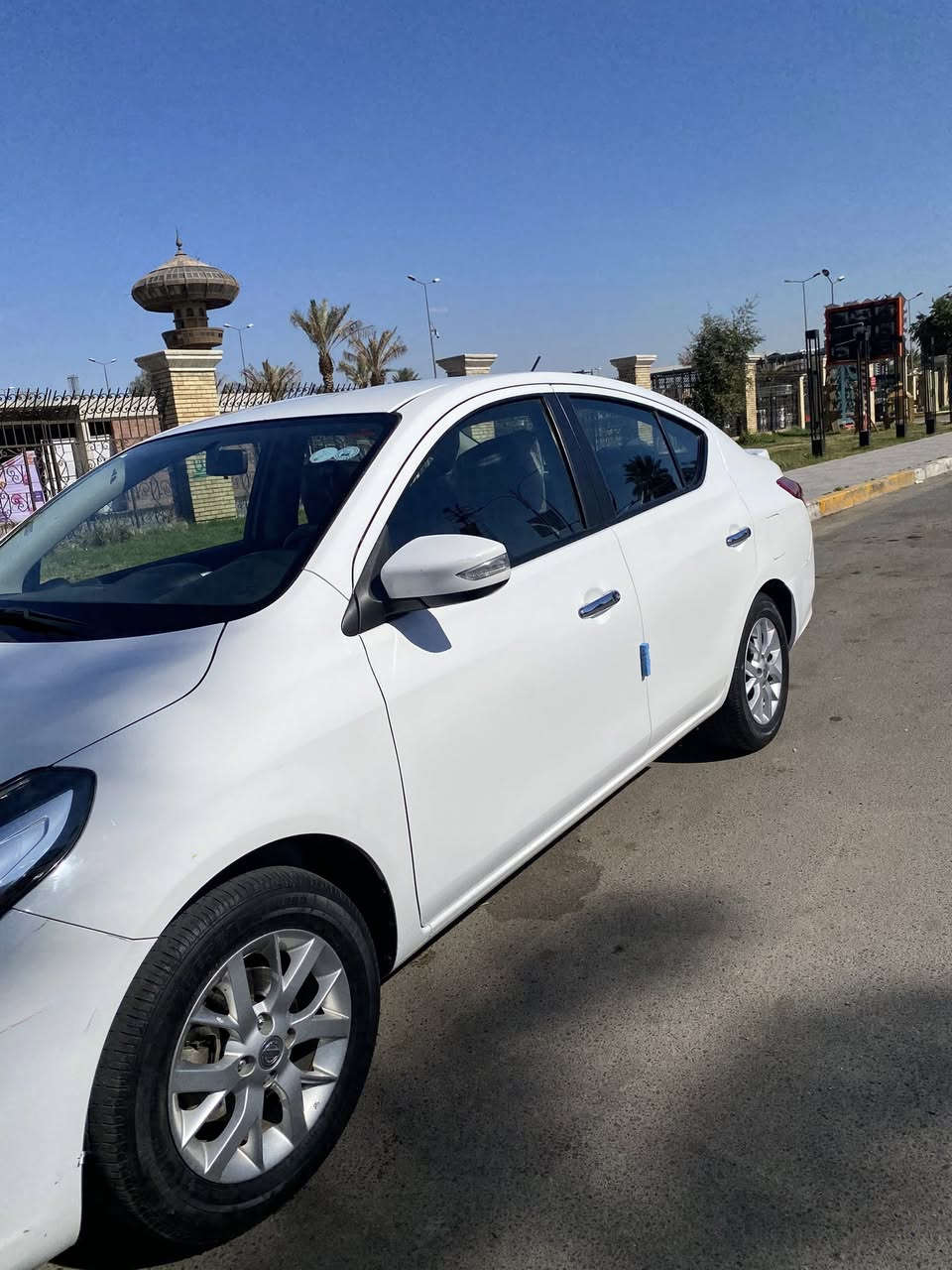 البيع نيسان موديل 23 كفاله عامه ماعده اكو طخه بسيطه بل دوسه سياره بسمي تحول مباشر ماشيه 65 الف موصفات تحكم ستيرن شاشه قطعتين تبريد اشاير بالميري 4جام كهرباء سياره عل وضع شركه سعر 119 مكاني بغداد المنصور ***********
