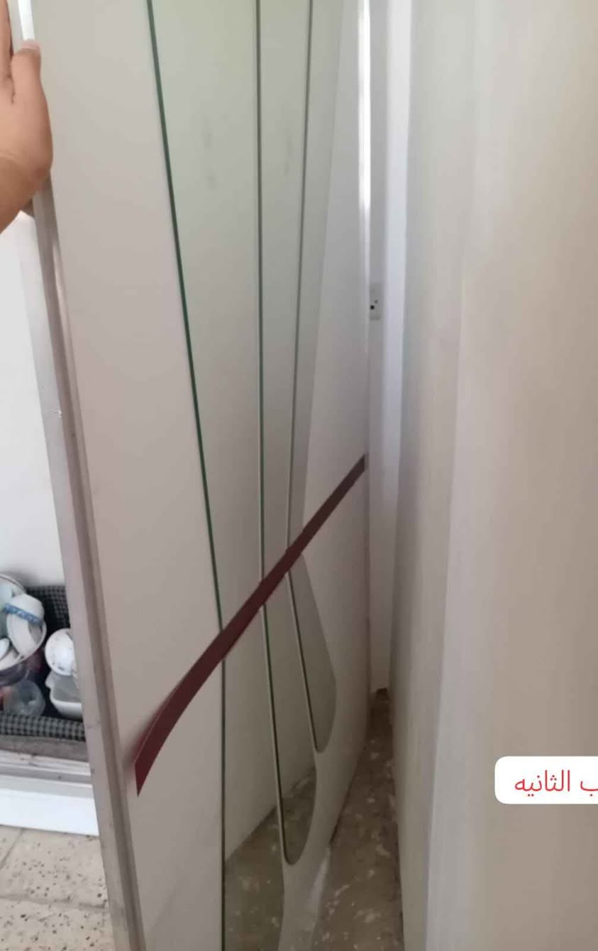 ‎السلام عليكم غرفه نوم بيها أضرار بيع بسعر مناسب مكاني منطقة الشعب ٧ قطع 
***********‎ بغداد, العراق
