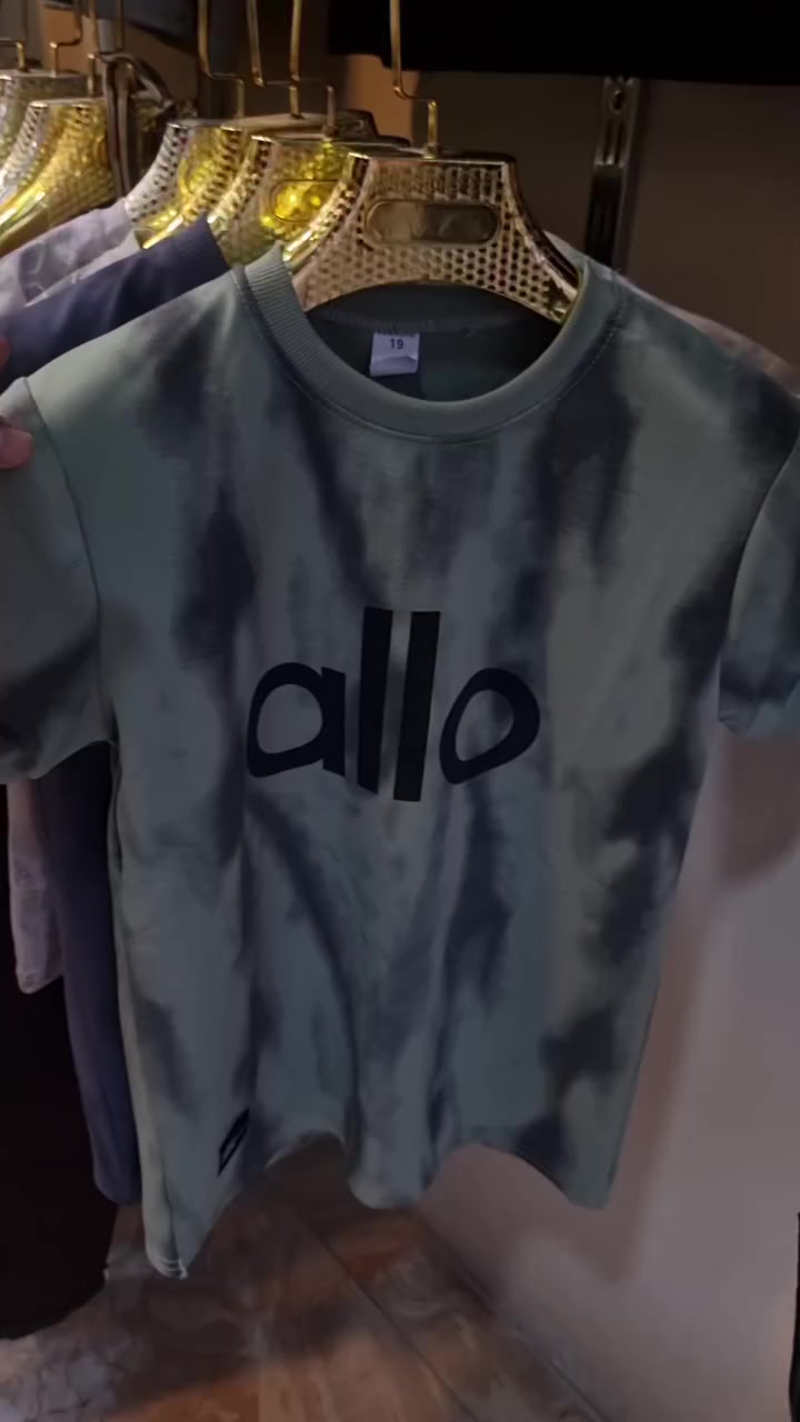 تيشيرت ترند 🔥
قالب شبابي ستايل يجننن ✨
خامة درجة أولى شرط للفحص 👌
القياسات متوفرة من 15 لحد 20
السعر بس 7 🔥
📍 العنوان: ديالى – بلدروز – شارع المسعودية مقابل معهد التراث
🚚 توصيل متوفر لجميع المناطق
📞 للحجز والاستفسار: ***********
كمية محدودة لا يفوتكم 👕💥
