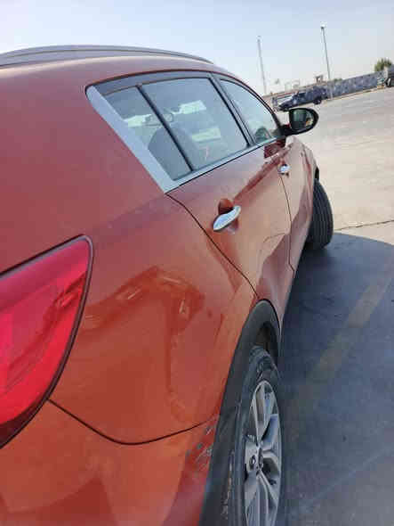 كيا سبورتج 2015 محرك2000 مفتوح مكفول ولامفتوح كير  مكفول ولافتوح مبدل دهن فقط الكشر مكفول ولاقطرة صبغ بيها بيها بارد على كد اربع اصابع بالجالملغ الامامي واربع الصابع بالصندوك السونار موجود ومبدل بنيد اثر طابوكه والقديم موجود بدلت الاصلي من الشركه صبغته تتطابق اللون ماشية ٢٠٠  رقم بغداد الانكليزي هزه ةجديده. سنوية ٢٠٣٥.تخم تاير باتري جديد 5ويل تحكات شاشه كامراه حساسات  
السعر148 وبيها مجال اوالامراوس حسب القناعه بغداد الدورة
***********
