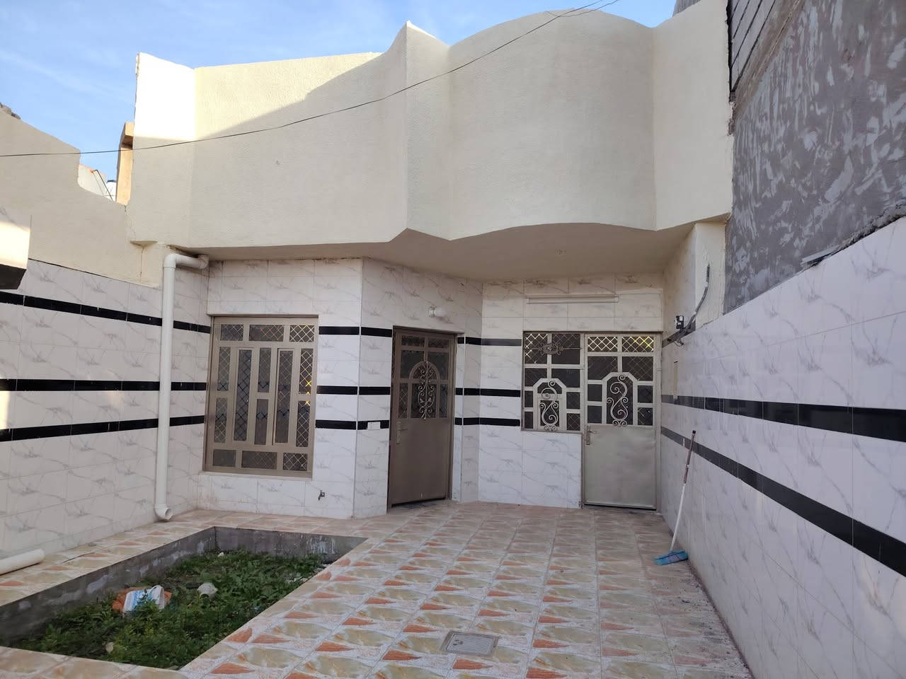 سلام عليكم
مشتمل للبيع
الموقع صلاح الدين قضاء بلد حي الصمود قرب شارع الحولي البوعنون
جنس عقار ملك طابو صرف
المساحه ١٣٥ متر
يحتوي على
كراج
حديقه
استقبال
مطبخ
صاله
غرفه نوم
صحيات داخليه وخارجيه
للاستفسار الاتصال على الأرقام التاليه
***********
***********
او مراجعة مكتب التمار للعقار الواقع شارع المحطه محلات الحاج عدنان
