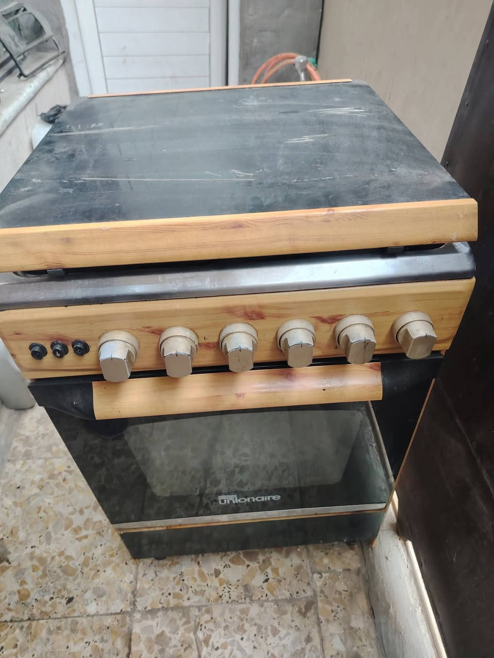 طباخ  4 مشاعل نظيف وشغال ع فحص مكاني بغداد الدورة  سعر 100 ***********
