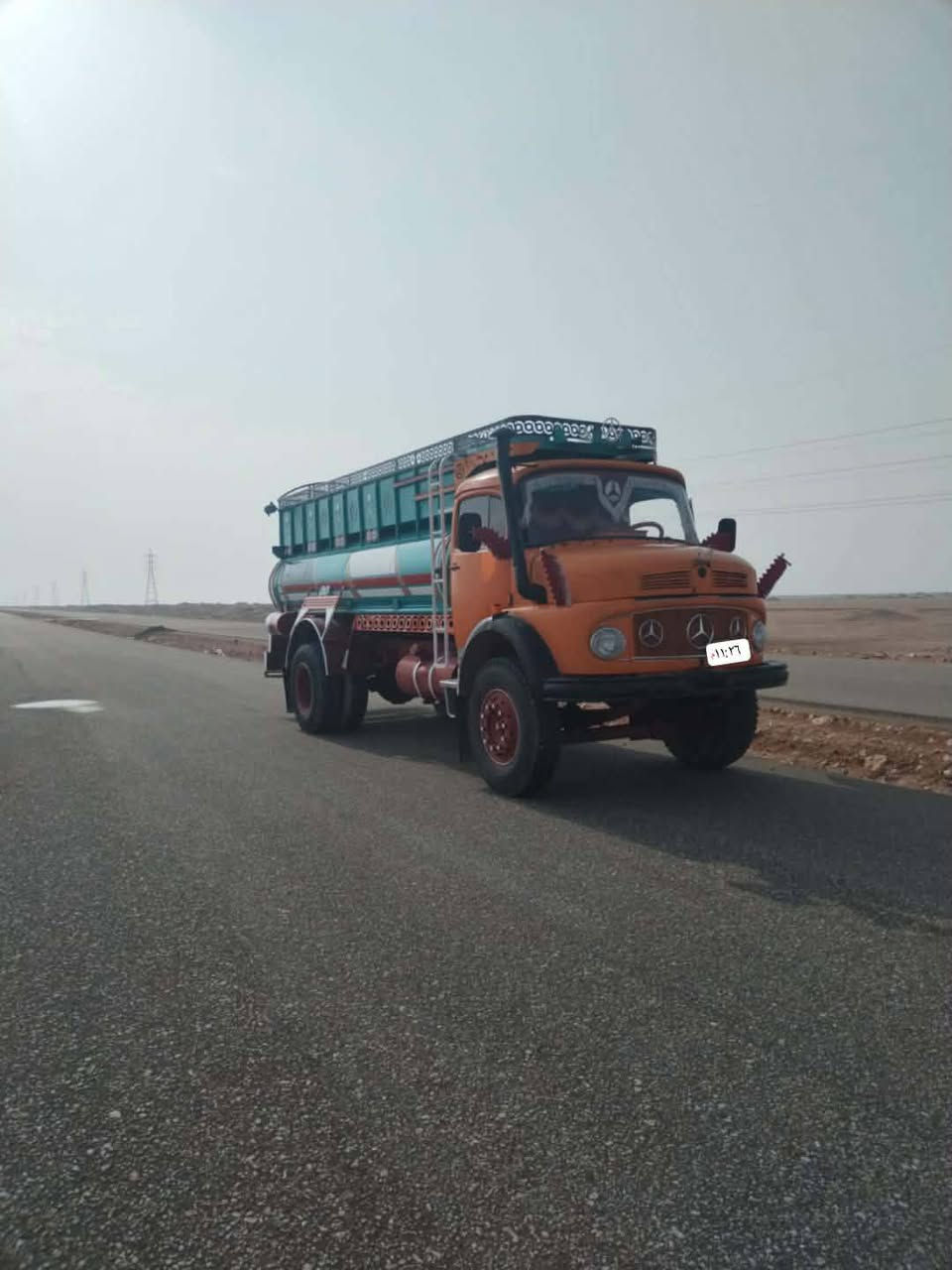 ابو ردين موديل 1981  رقم صلاح الدين انجليزي بالسنويه حوضية ماء شاصي عشراوي مكفول خام قماره بدون صبغ محرك بلاد شركه تانكي تفصال جديد مكلف بالنشر *********** ///***********
