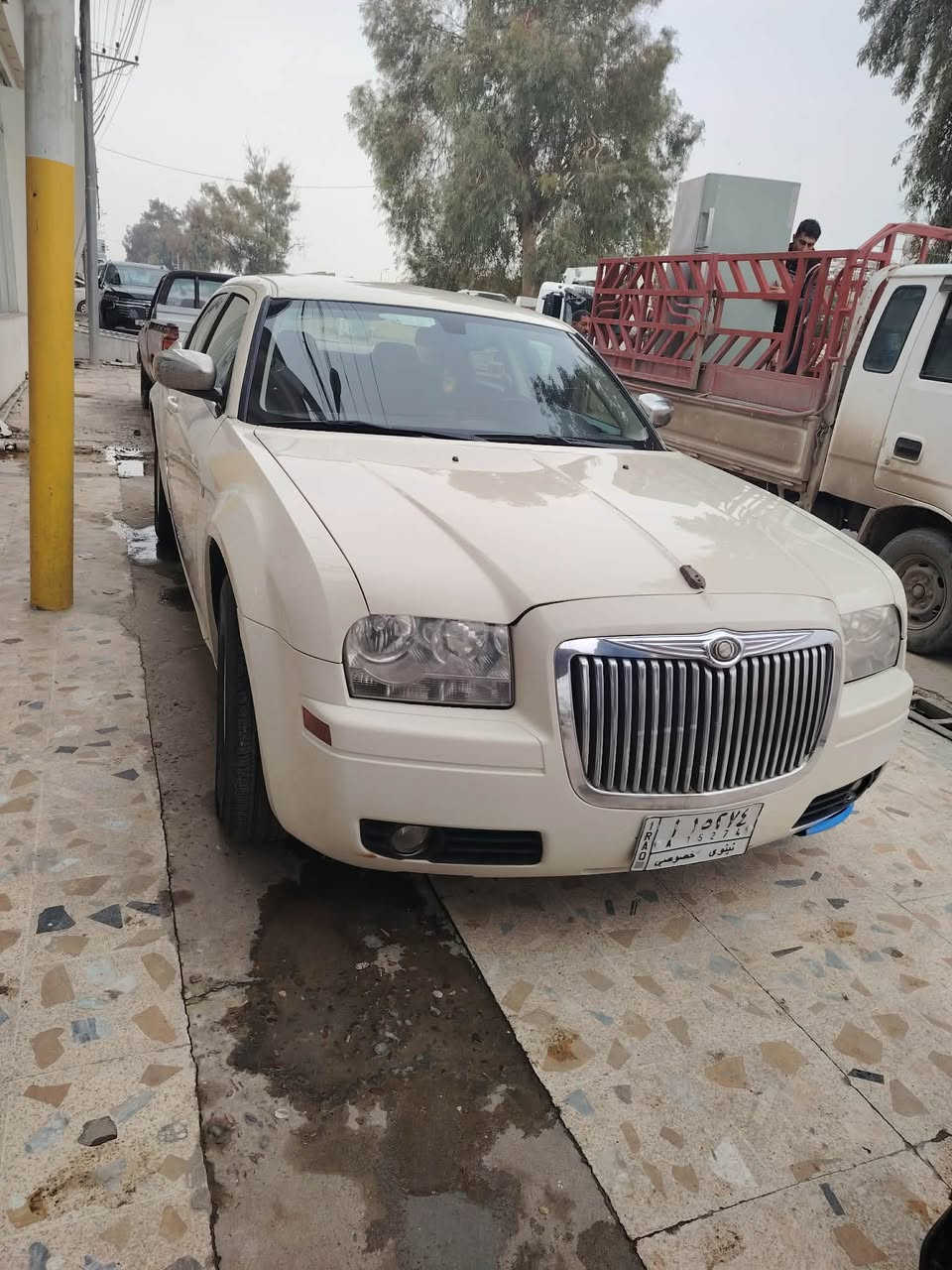 السلام عليكم
للبيع 
السعر 118 وبيها مجال 
اوباما 2009 
موصفات معروفها 
منضومه زينون 
طخم جديد
تواير جديد 
مكينه 2700 شرط مال كصه 
نطيك مكينه وكير شرط 
السياره مامشتغله على خط 
السياره ماشاءالله حيل حلوه احلا من الصور 
مصروف عليه خير من الله 
ضرر فقط نص باب وكارت فوك لايت 
مكان السياره موصل الايسر 
***********
