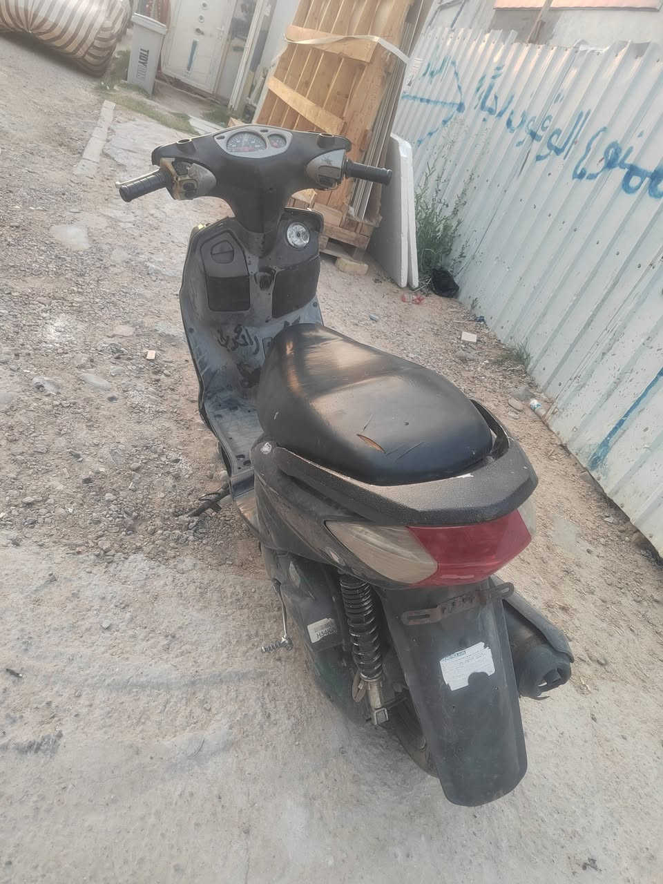 من رخصة الادمن
دراجة سكنس نثية ياباني 110 كابريتر

الدراجة رايدهة ب200 قفلل الدراجة كابريترهة تعبان وعدي غراضها البقية ستاند صفح حساس يعني تنزلة تطفة الدراجة تاير امامي يرادلة تبديل . رقم *********** متوفر واتساب العنوان بغداد اليرموك
