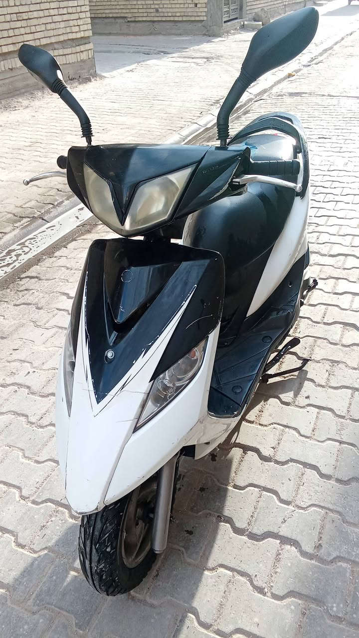 السلام عليكم دراجه ثعلب 140 دراجه كفاله عامه قبل يوم منزله من الرمبه كفاله عامه متسمعلهه صوت الدراجه ما مستخدمه فووووؤوووووووووول. بعدهه بدهن اليابان   السعر 825 
المكان بغداد الشعله 
للاستفسار ***********
