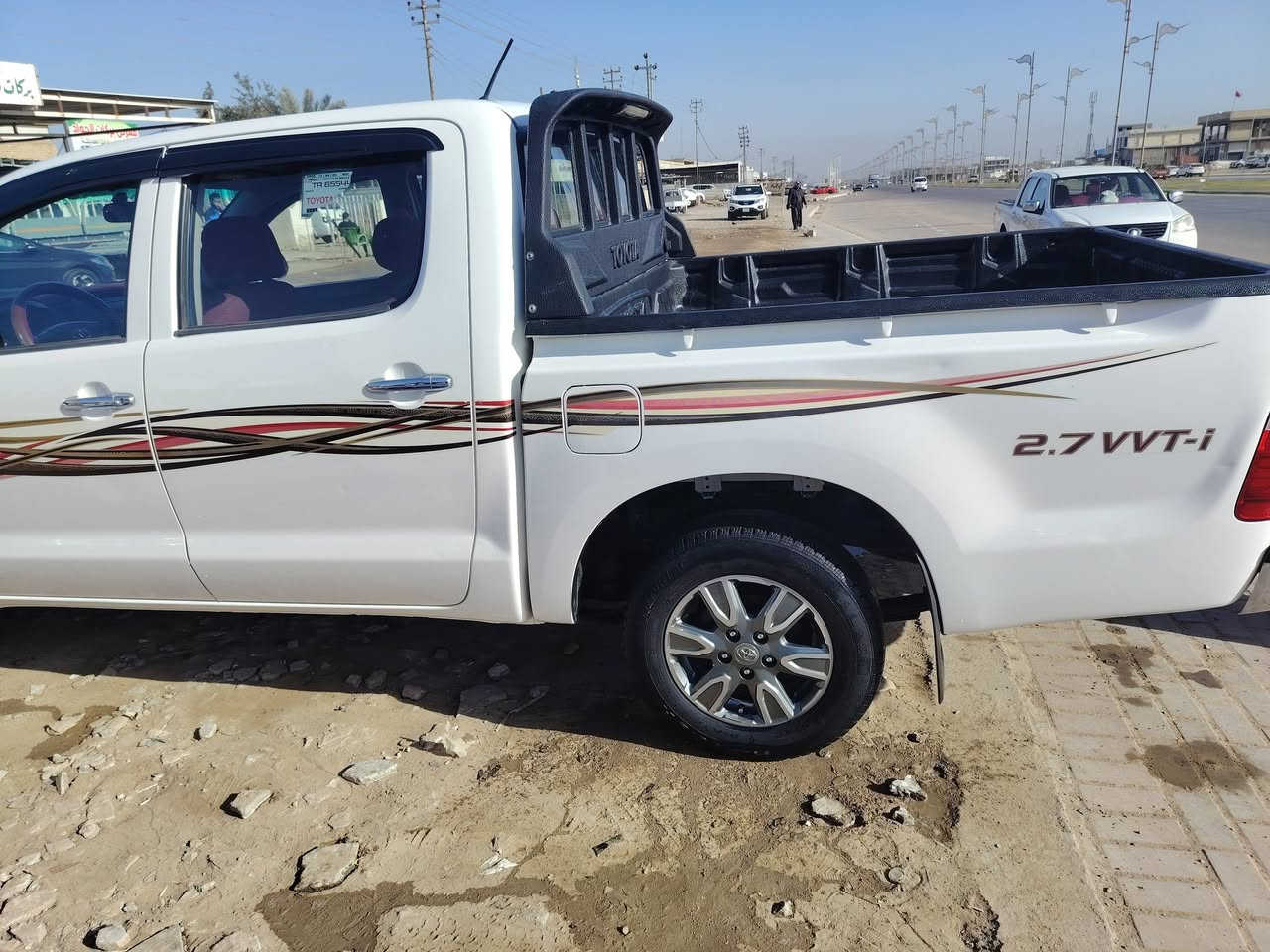 السلام عليكم اخوان تيوتا ٢٠١٤ بيها جاملق امامي رقم سليمانيه انكليزي تريد تحويل تريد وكاله السياره ماشيه ٢٠٠ جديده بمعنه الكلمه محرك مكفول السعر ١٦٧ بيها مجال مكانها واسط الصويره الاتصال ***********
