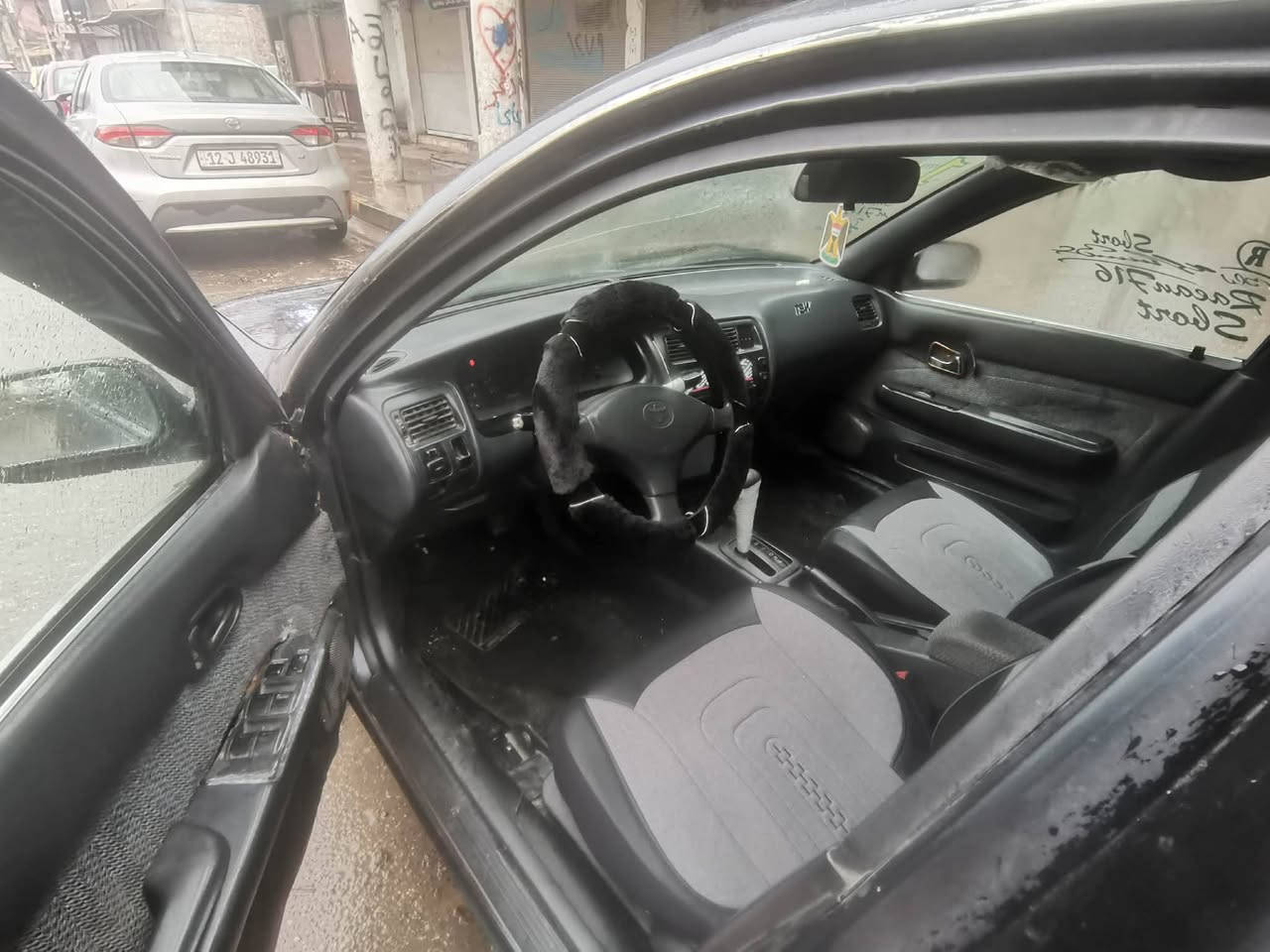 السلام عليكم كورلا موديل 1995 سياره بدون ضرر فقط البوند والقماره والصندوق مرشوش جماليه  بدون معجون بسبب الهزه رقم وسنويه ال30 بسمي سياره نضيفه حيل مايعوزها كلشي تدفئه وتبريد ثلج شغال طخم تايرات جدد داخل حيل مرتب فول توماتيك شراي اتصل *********** السعر 46 وبيها مجال بسيط السياره مصروف عليها لاتلح بالمعامله اسف عالاطاله
