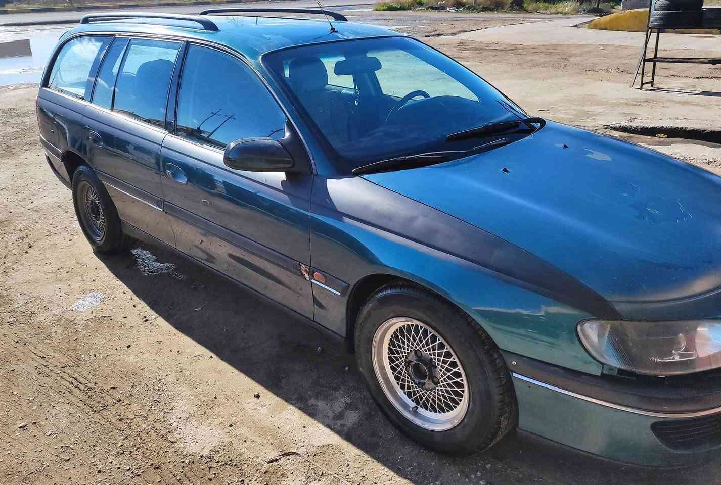 اوبل بزون ستيشن
6 سلندر بلادي 
كير عادي 
مكفولات 
تايرات نضيفه 
رقم بغداد 
36 ورقه وبيها مجال 
مكان سامراء 

***********
