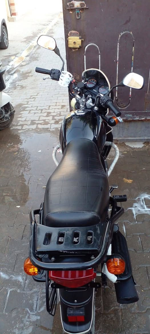 بوكسر مرقم بغداد مرقم بغداد
كفاله عامه من كلشي
(شاصي ومكينه  وتحويل)
بغداد *********** وتساب فقط
دراجه كلش حلوه عله وضع شركه
قيم وخذ سعر يعجبك
دراجه حلوه تخبل
