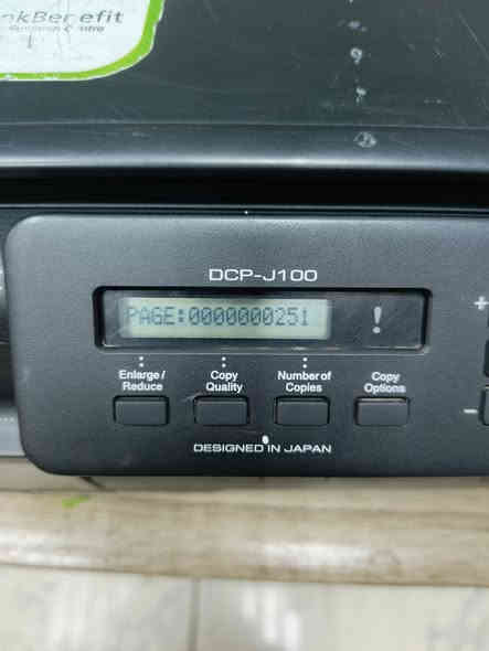 ‏طابعة براذر موديل J100 مستعمل بحالة ممتازة باحبار خارجية تطبع 5000 اسود وأبيض و7000 ملون سعر الحبر 10 الف لكل اللوان سرعة طباعة 9 ملون 12 اسود  وجه واحد استنساخ طباعة سكنر 🚦سعر الطابعة 100 الف 🚦مع كيبل كهرباء وكيبل كومبيوتر وقرص تعريف للطلب *********** / *********** يوجد توصيل لجميع المحافظات نسبة نظافة الجهاز 95% عدد النسخ المطبوعة 251 نسخه فقط  بضمان تشغيل وفحص...
‏#طابعتي
‏#الصفوة
