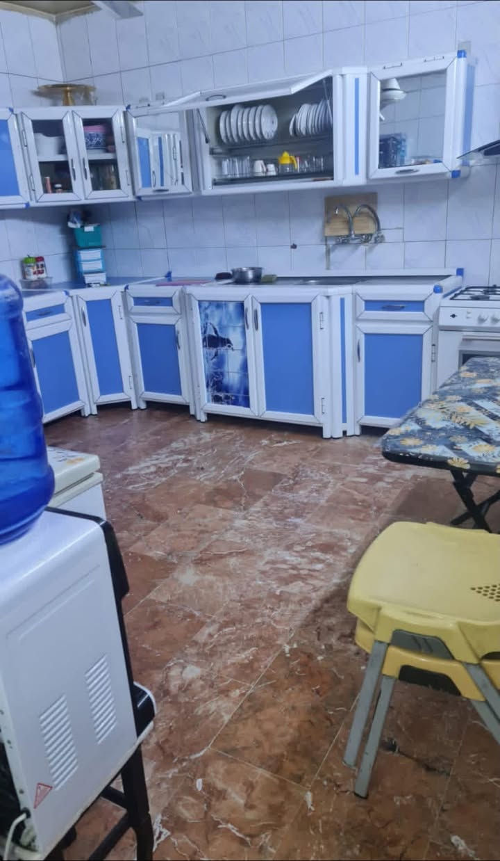 الدر للبيع منطقه الامين الثانيه قرب مكتبه روأ بضهر اسواق الغدير السعر 350 وقابل للتفاوض للستفسار اكثر ***********
