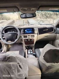 للبيع سوناته 2007رغم بغداد بسمي مكينه V6سياره مكفوله من مكينه كير حداد...